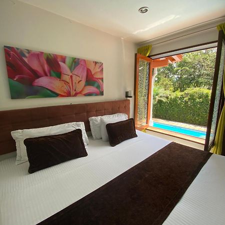 Hotel Boutique Las Rosas 5 G Medellin Exterior photo