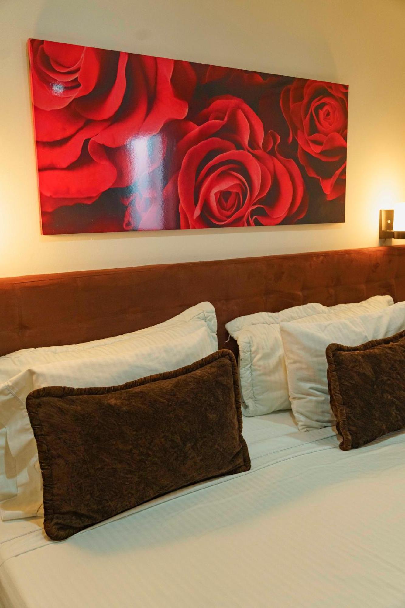 Hotel Boutique Las Rosas 5 G Medellin Exterior photo
